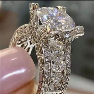 ✨💍Ring - Wedding or anniversary Cubic Zirconia